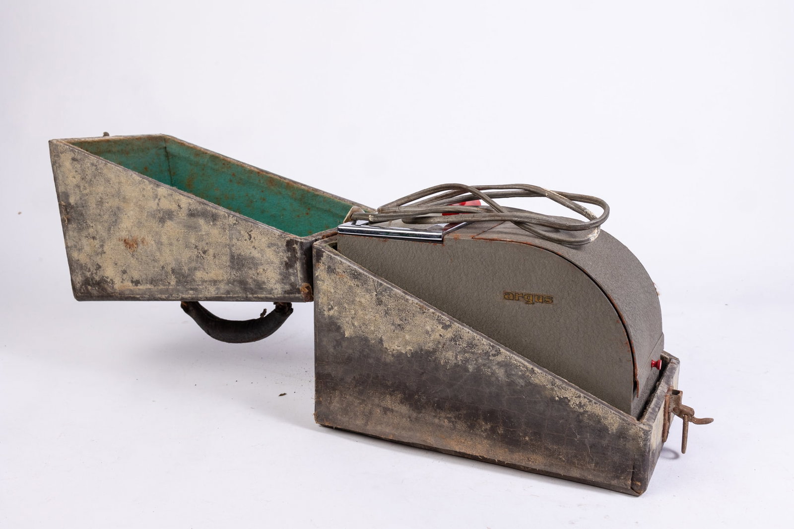 Antique Argus Camera (1 of 5)