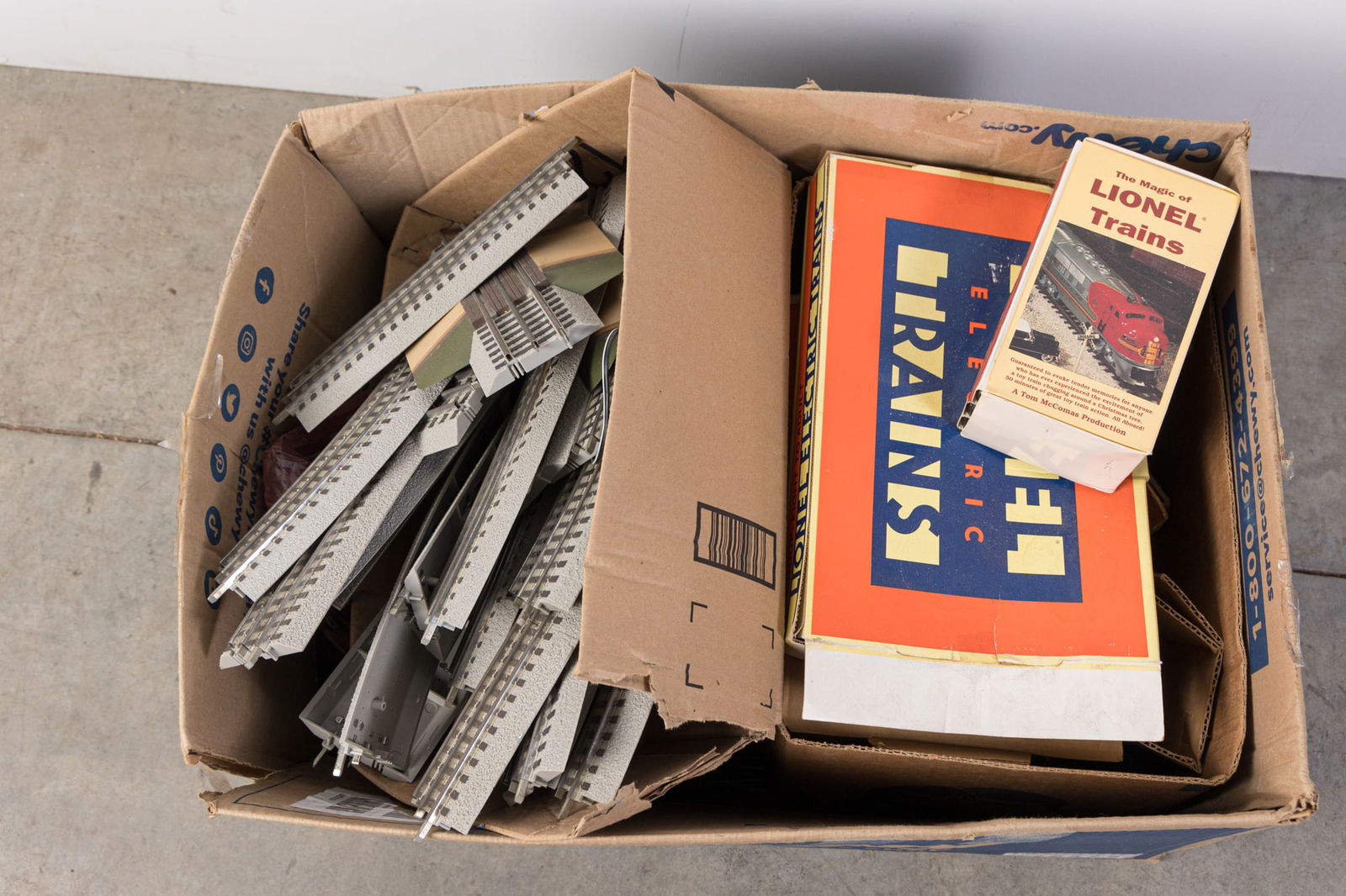 Vintage Train Assortment Lot (1 of 5)