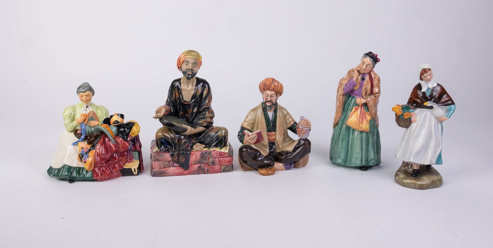 Royal Doulton Figurine Assortment Lot (1 of 5)