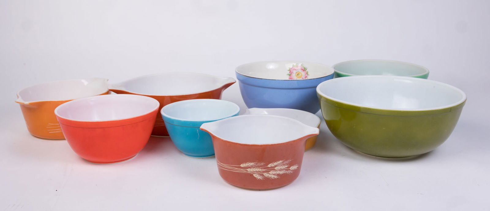 Lot of Vintage Pyrex: Lot of Vintage Pyrex: harvest wheat - primary - and more Size 7" x 12" x 12" Literature Brooks Auction is not responsible for outbids. Questions? Call the office at (856) 694-2960 or email us direct