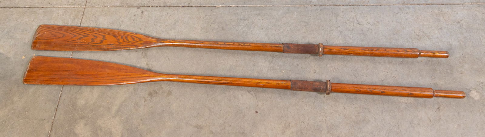 Pair of Vintage Oars (1 of 6)