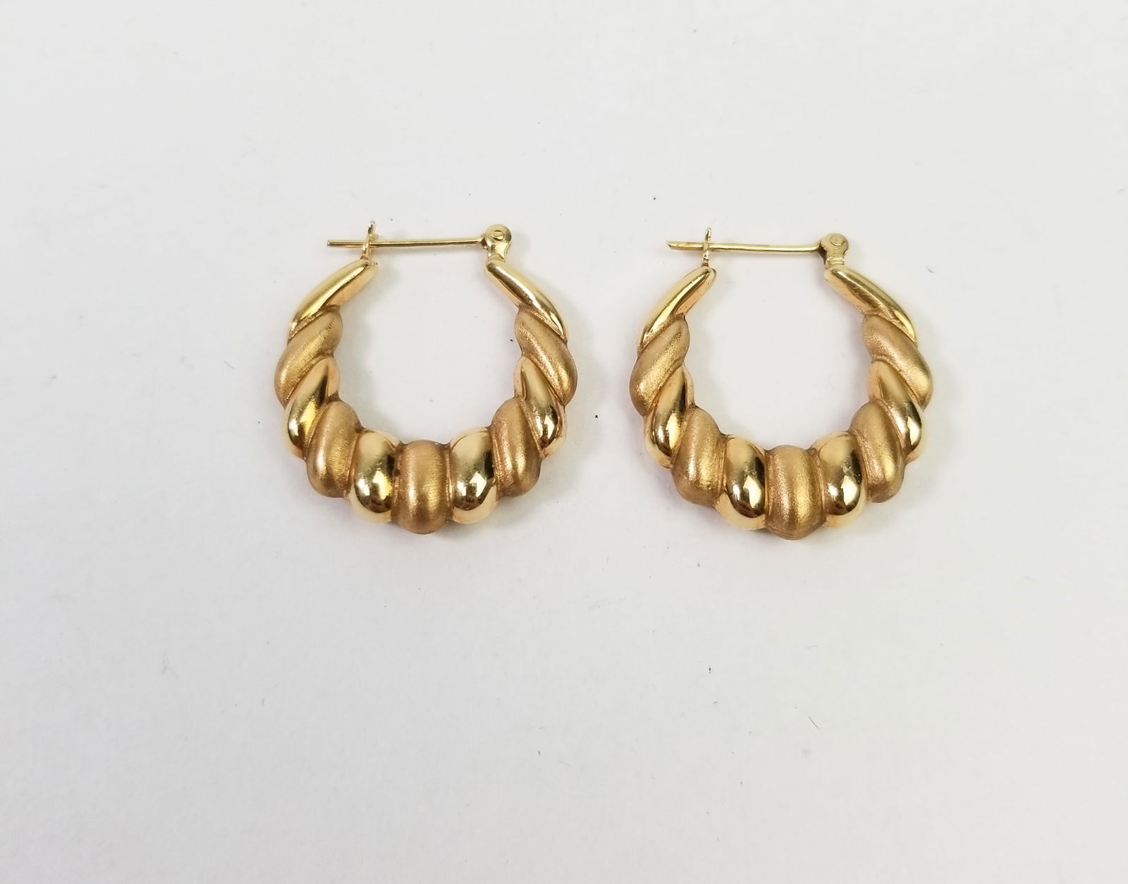 14KY Gold Earrings (1 of 4)