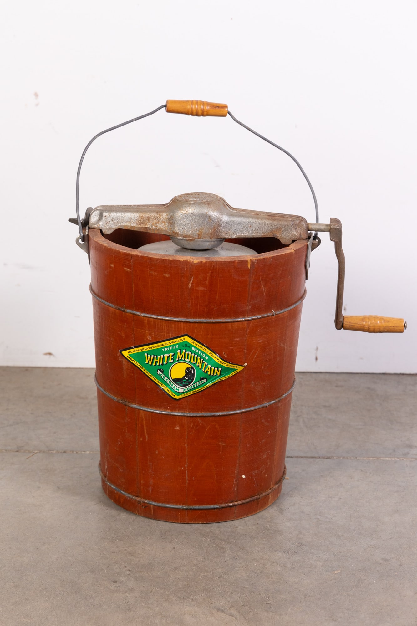 White Mountain Vintage Ice Cream Maker: White Mountain Vintage Ice Cream Maker Size 15" H Literature Brooks Auction is not responsible for outbids. Questions? Call the office at (856) 694-2960 or email us directly at info@brooks.auction.<
