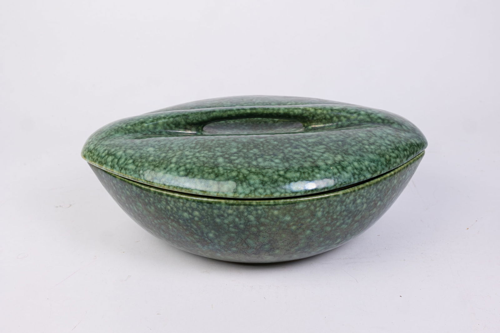 Roseville Raymor by Ben Seibel Frogskin Covered Casserole Dish: Roseville Raymor by Ben Seibel Frogskin Covered Casserole Dish Size 7" x 12" x 12" (box size) Literature Brooks Auction is not responsible for outbids. Questions? Call the office at (856) 694-2960 o