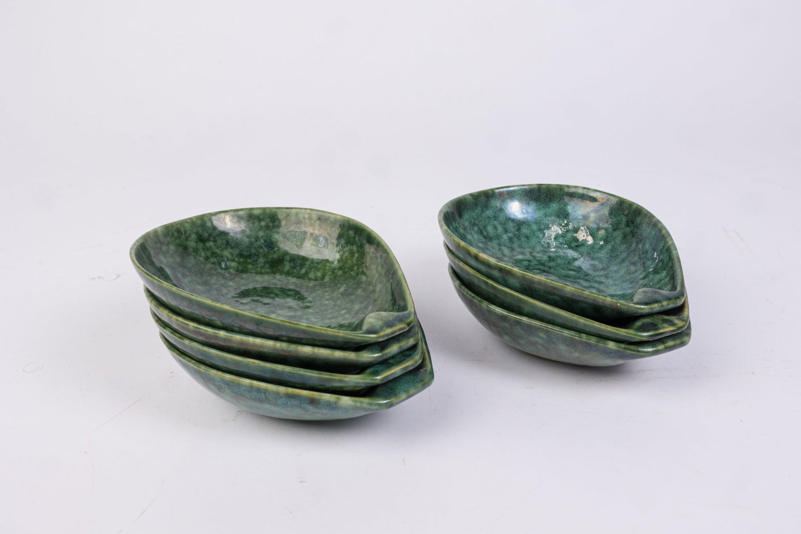 Seven Roseville Raymor by Ben Seibel Frogskin Scoop Dishes: Seven Roseville Raymor by Ben Seibel Frogskin Scoop Dishes Size 7" x 12" x 12" (box size) Literature Brooks Auction is not responsible for outbids. Questions? Call the office at (856) 694-2960 or em