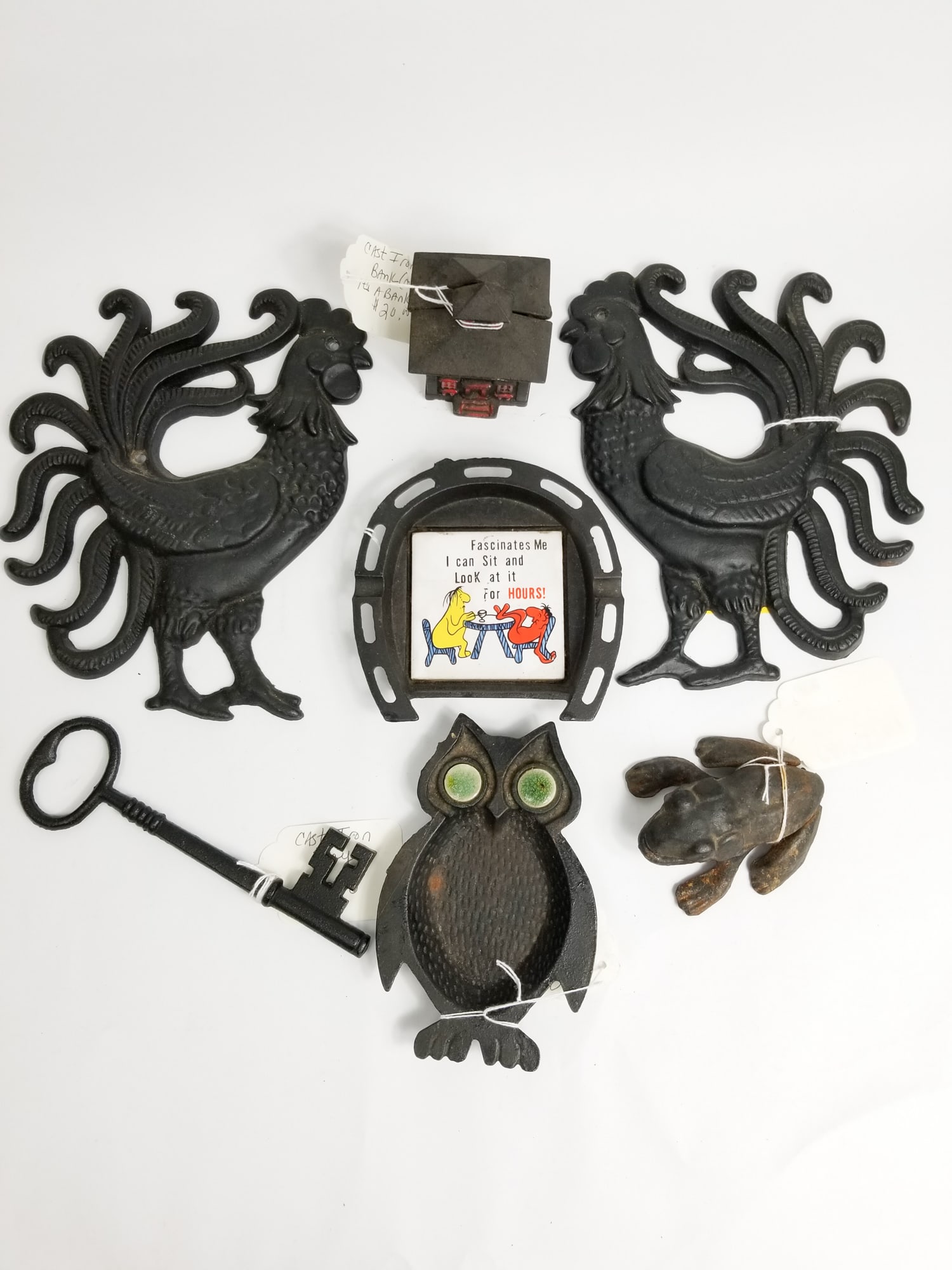 Vintage Cast Iron Figurines (1 of 4)