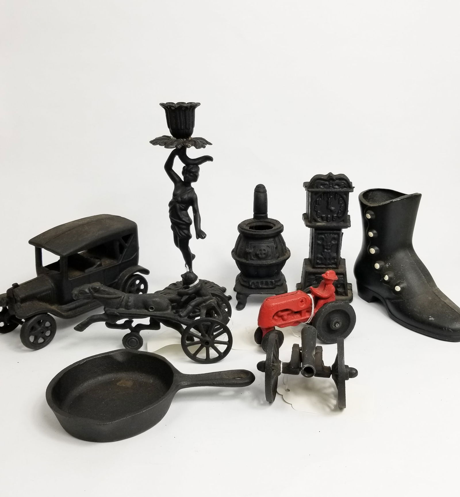 Vintage Cast Iron Figurines (1 of 4)