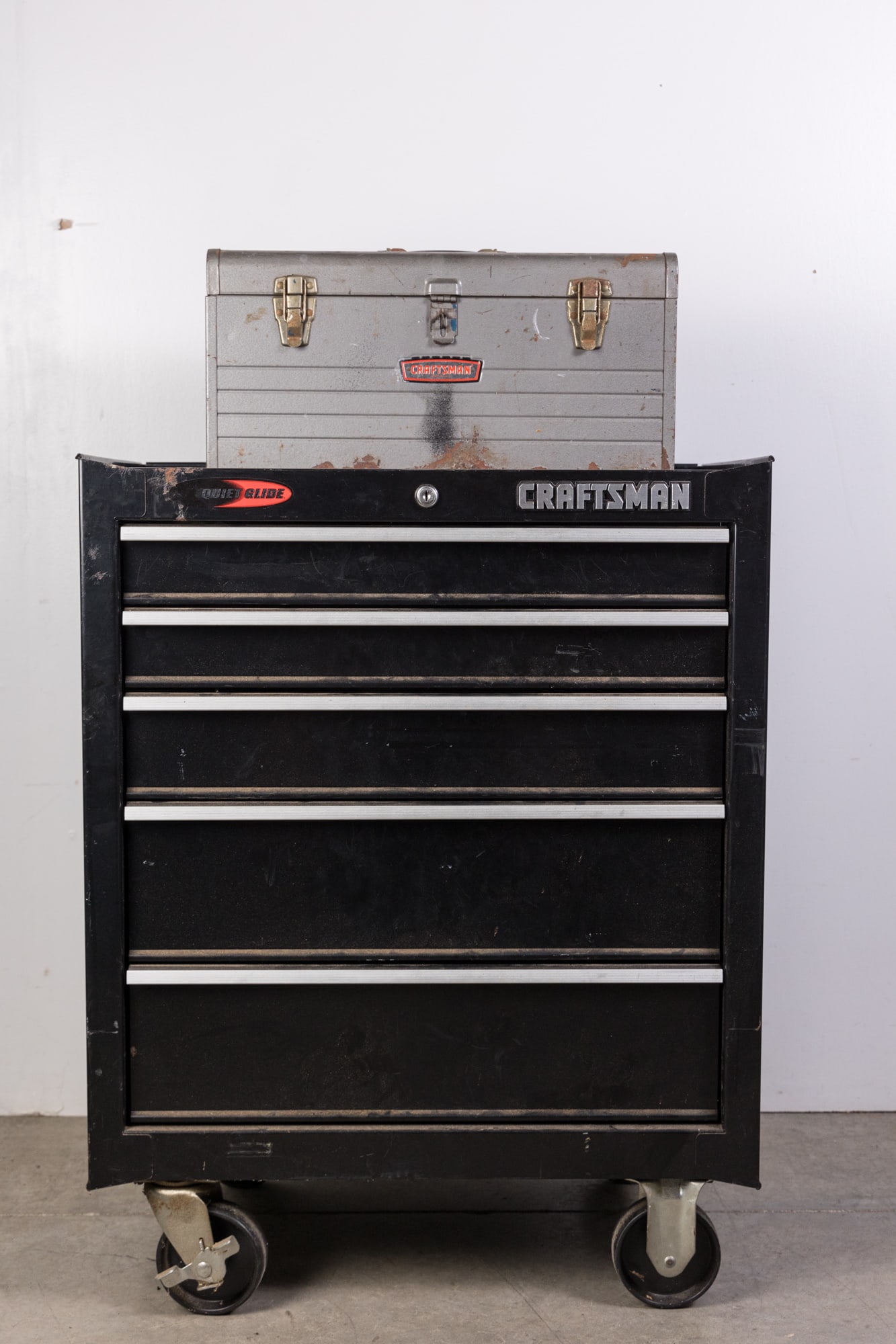 Craftsman Rolling Tool Chest & Toolbox Filled w Assorted Tools (1 of 8)