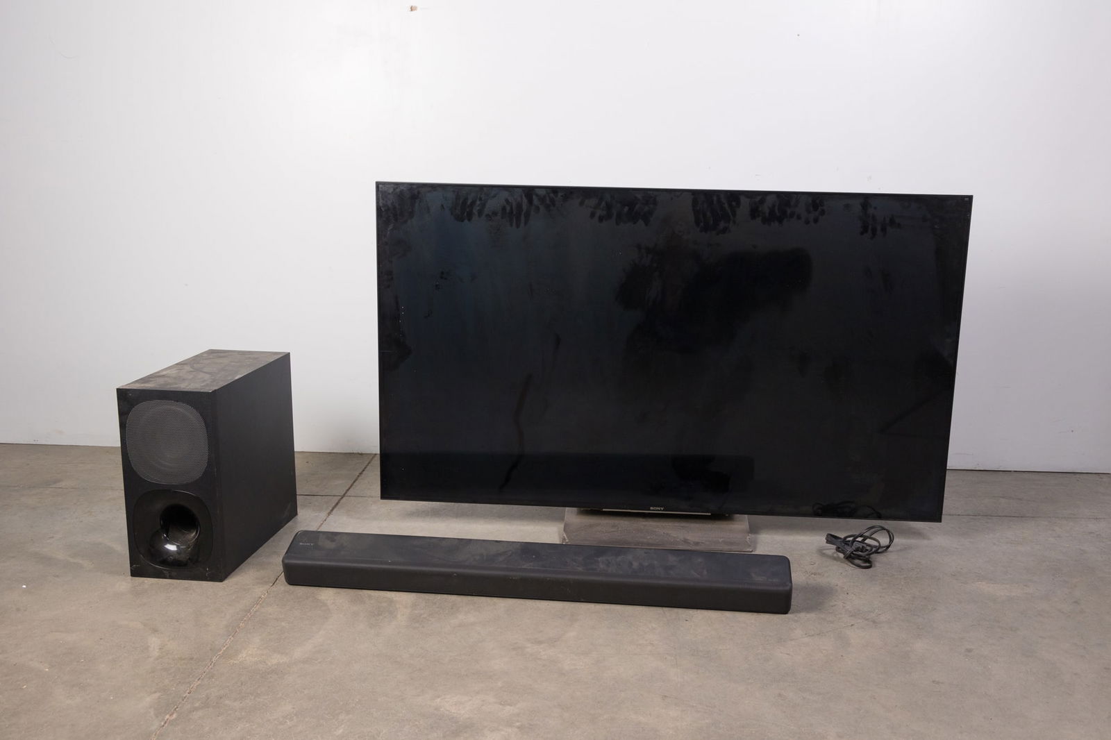 Sony Flat Screen TV w/ SA-G700 Soundbar & Subwoofer: Sony Flat Screen TV w/ SA-G700 Soundbar & Subwoofer Size 56" Literature Brooks Auction is not responsible for outbids. Questions? Call the office at (856) 694-2960 or email us directly at info@brook
