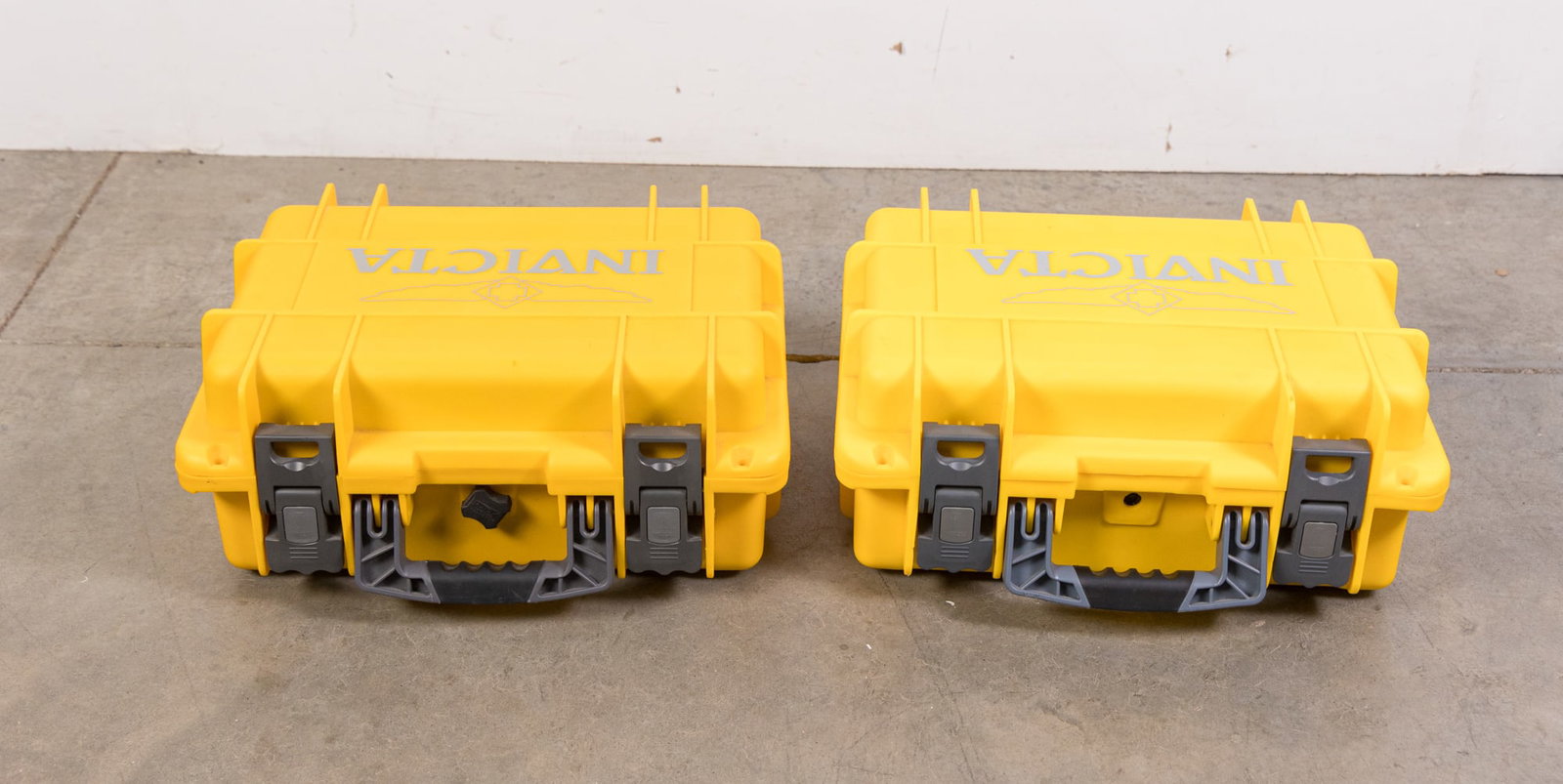 Pair of Invicta 8-Slot Watch Carrying Cases: Pair of Invicta 8-Slot Watch Carrying Cases Size 12" x 15" x 6.5" Literature Brooks Auction is not responsible for outbids. Questions? Call the office at (856) 694-2960 or email us directly at info@