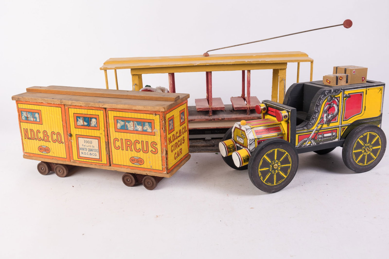 Assorted Wooden Vintage Toys (1 of 5)