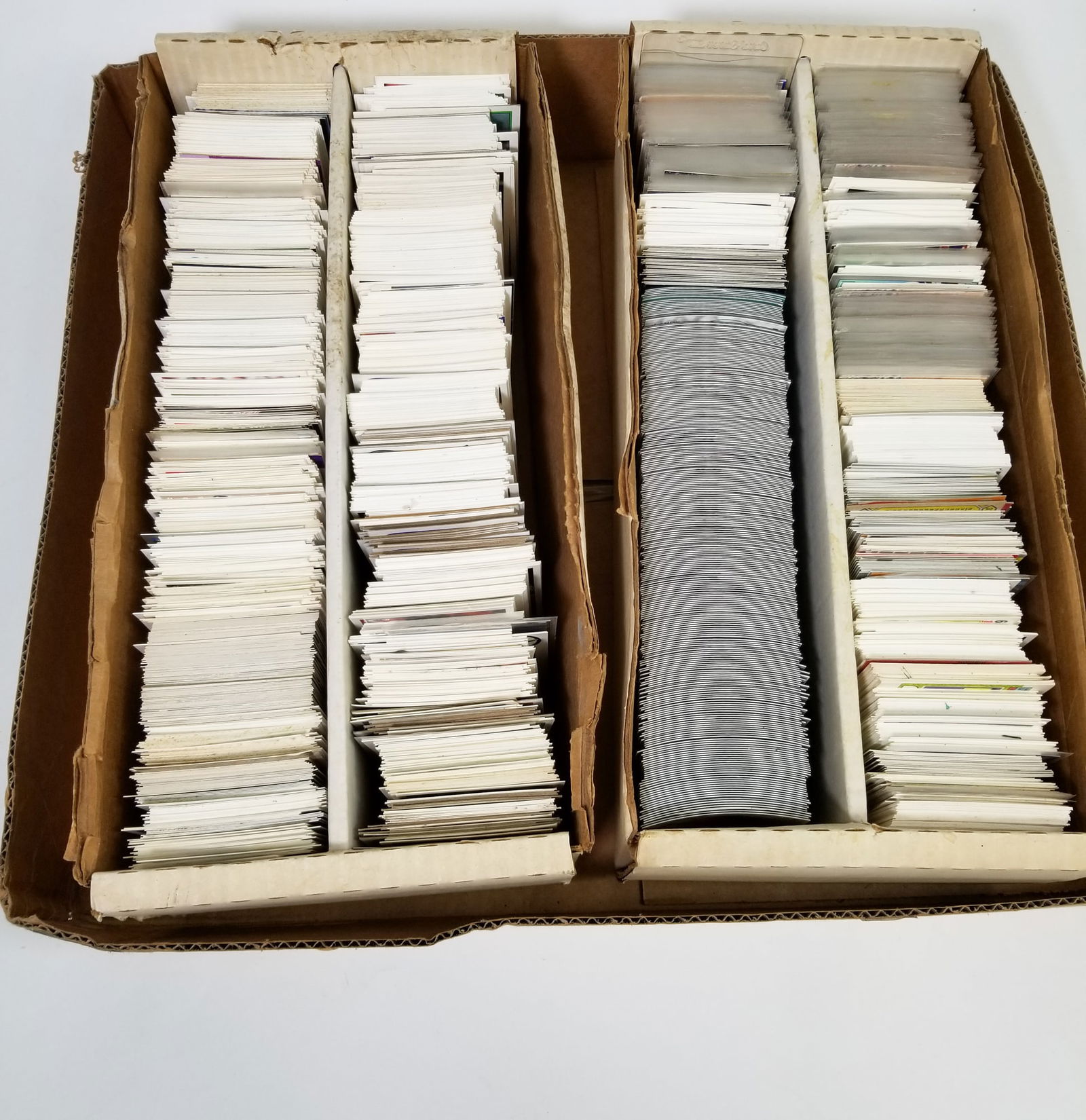 Lot of Assorted Sports Collectible Cards (1 of 3)