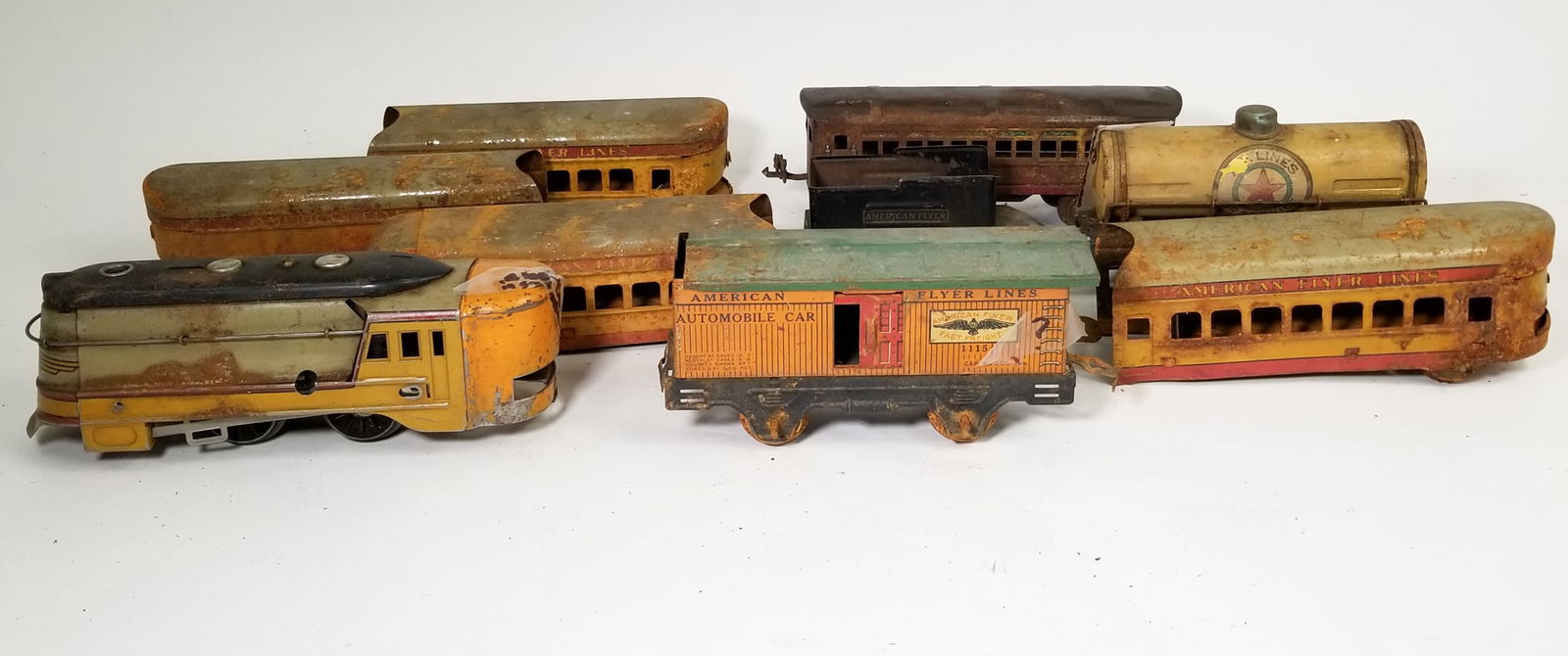 Vintage American Flyer Tin Litho Model Railroad Train Cars (1 of 5)