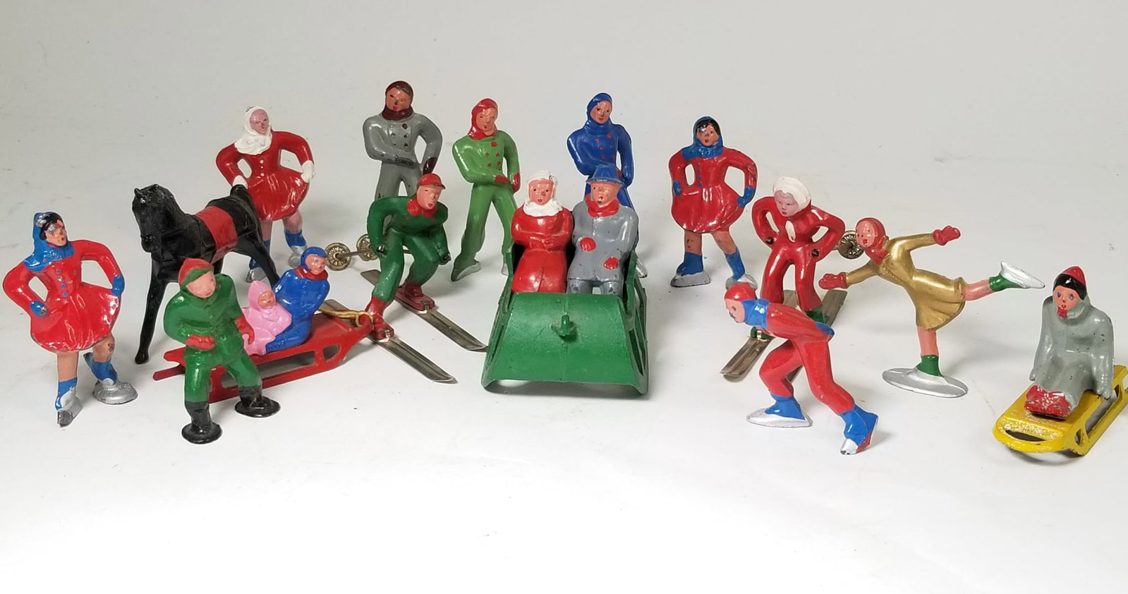 Lot of Vintage Skiing Lead Figurines: Lot of Vintage Skiing Lead Figurines Size 7" x 12" x 12" Literature Brooks Auction is not responsible for outbids. Questions? Call the office at (856) 694-2960 or email us directly at info@brooks.au