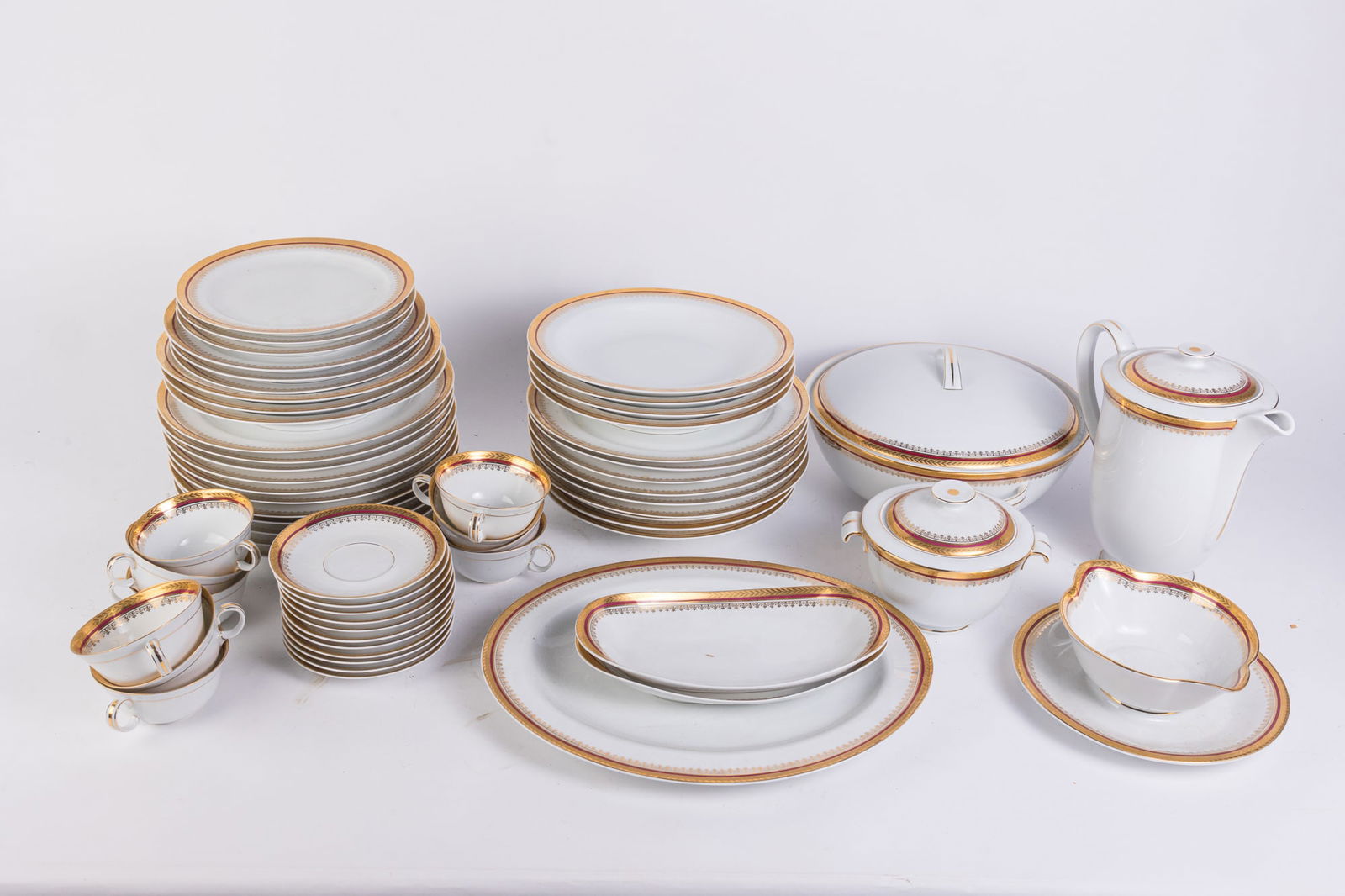 Limoges by L. Bernardaud & Co. China Set: Limoges by L. Bernardaud & Co. China Set Size 7" x 12" x 12" Literature Brooks Auction is not responsible for outbids. Questions? Call the office at (856) 694-2960 or email us directly at info@brook