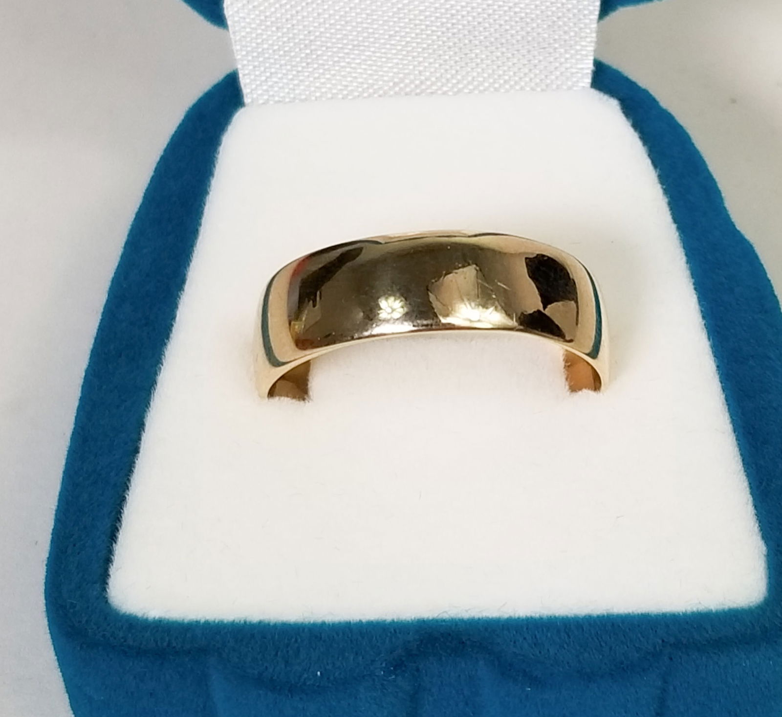 14KY Gold Ring (1 of 5)