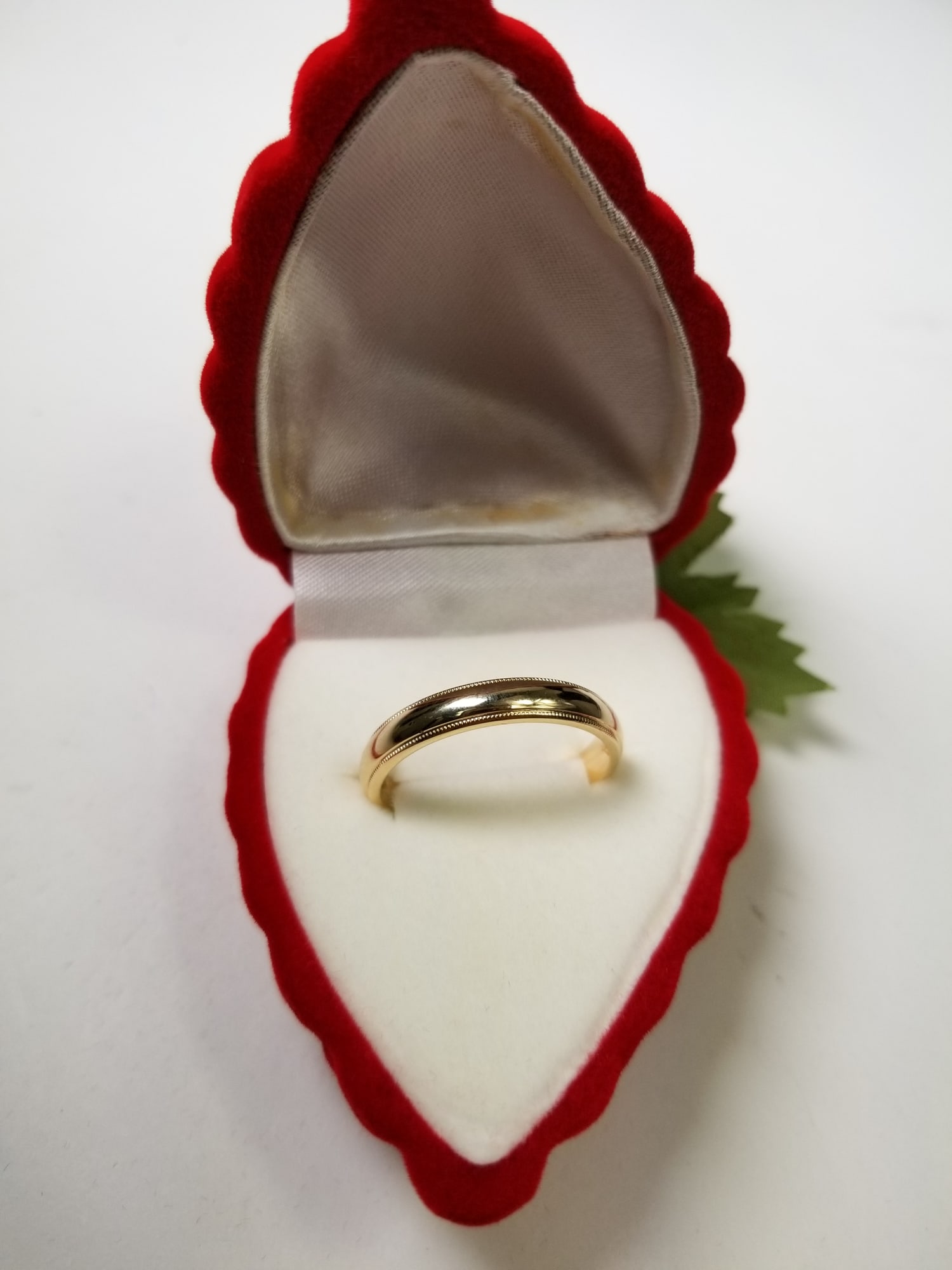 14KY Artcarved Gold Ring (1 of 4)