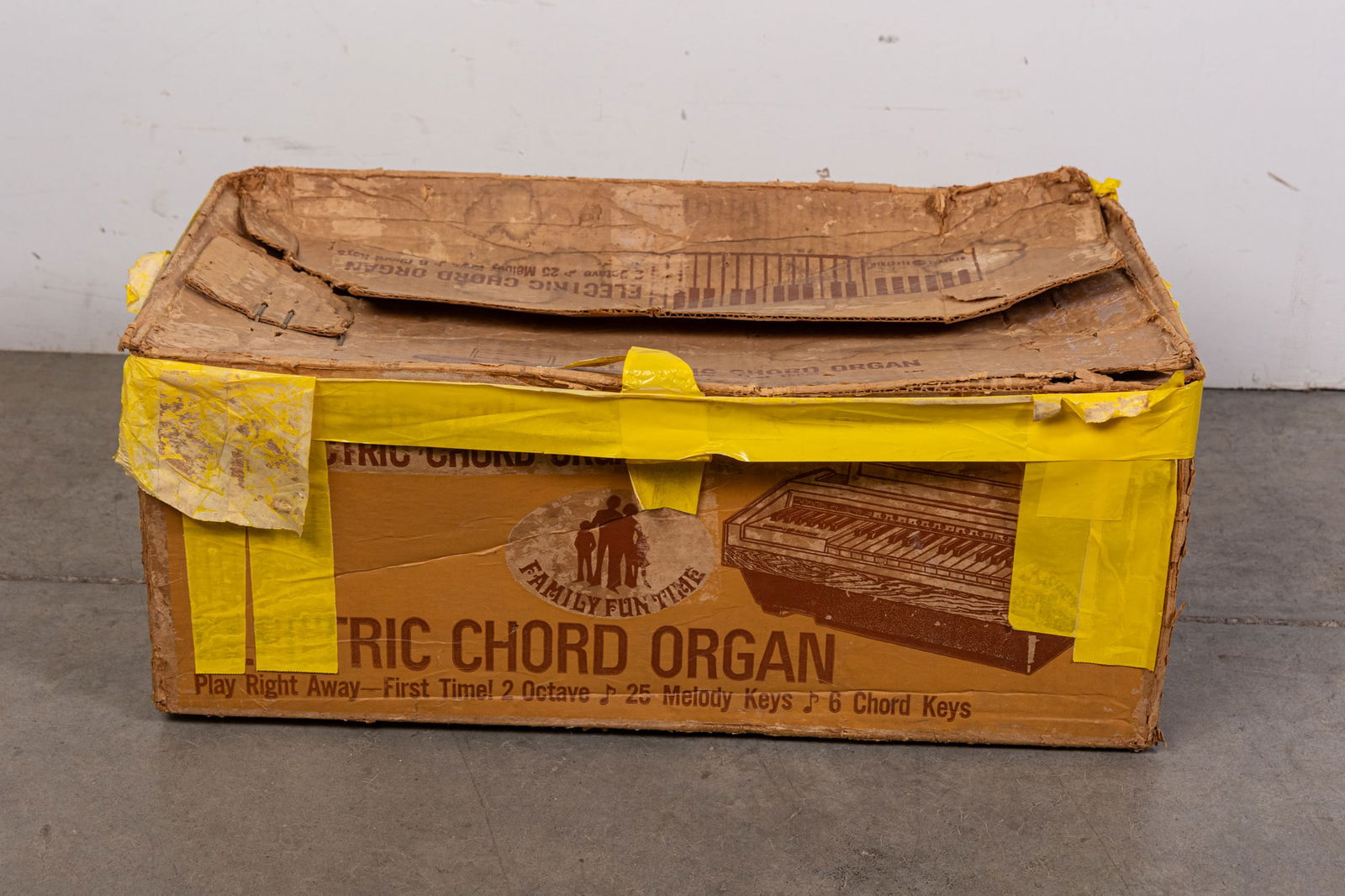 Vintage General Electric GE Youth Electronics Toy Chord Organ Piano in Original Box: Vintage General Electric GE Youth Electronics Toy Chord Organ Piano in Original Box Literature Brooks Auction is not responsible for outbids. Questions? Call the office at (856) 694-2960 or email us