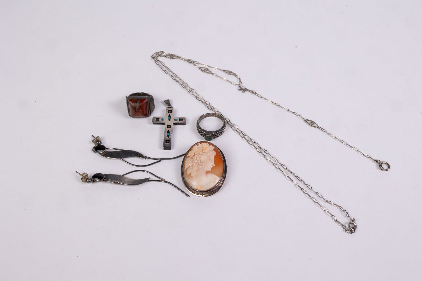 Assorted Unmarked Jewelry (1 of 7)