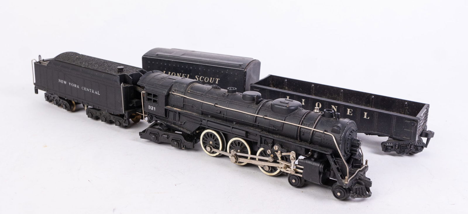 Assorted Vintage Lionel Model Railroad Train Cars (1 of 6)