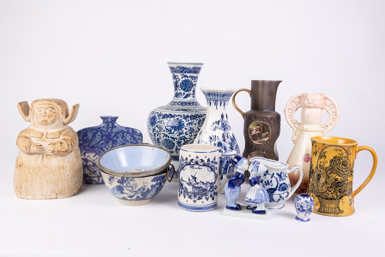 Assorted Porcelain Vintage and Antique Decor (1 of 10)