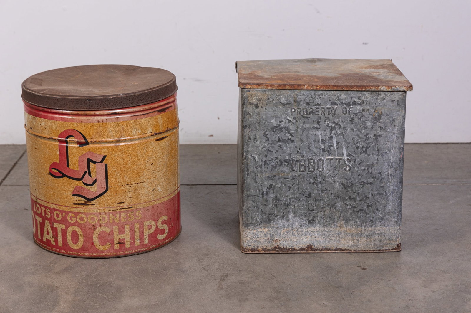 "Lots O' Goodness" Potato Chip Tin & Abbotts Milk Box (1 of 4)