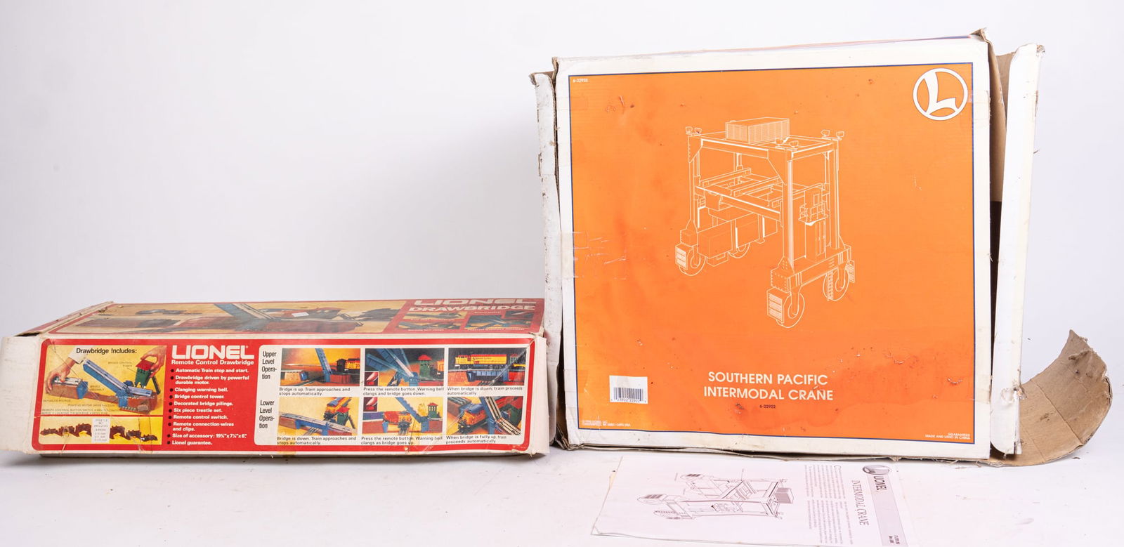 Two Lionel O-Gauge Model Railroad Accessories in Box (1 of 7)