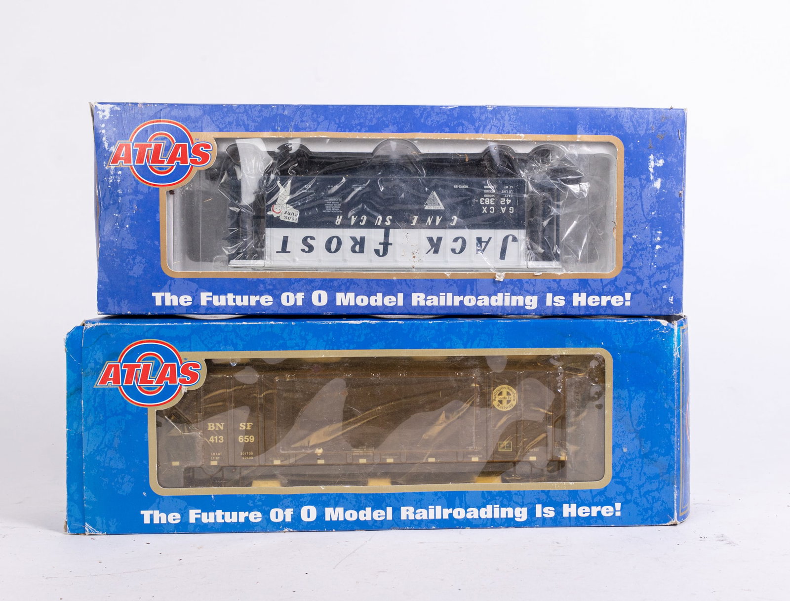 Two Atlas O-Gauge Model Trains in Box (1 of 5)