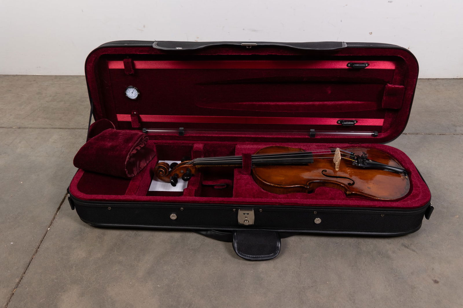 Vintage Violin in Zippered Case (1 of 3)