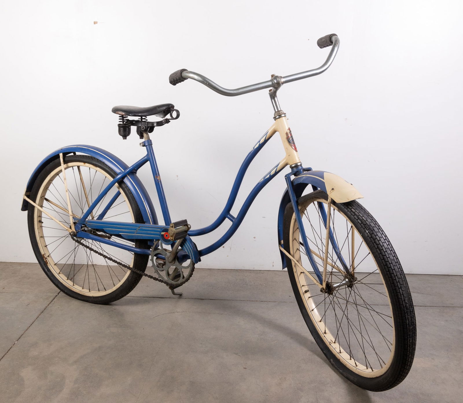 Vintage Schwinn 17" B.F. Goodrich Bicycle (1 of 6)