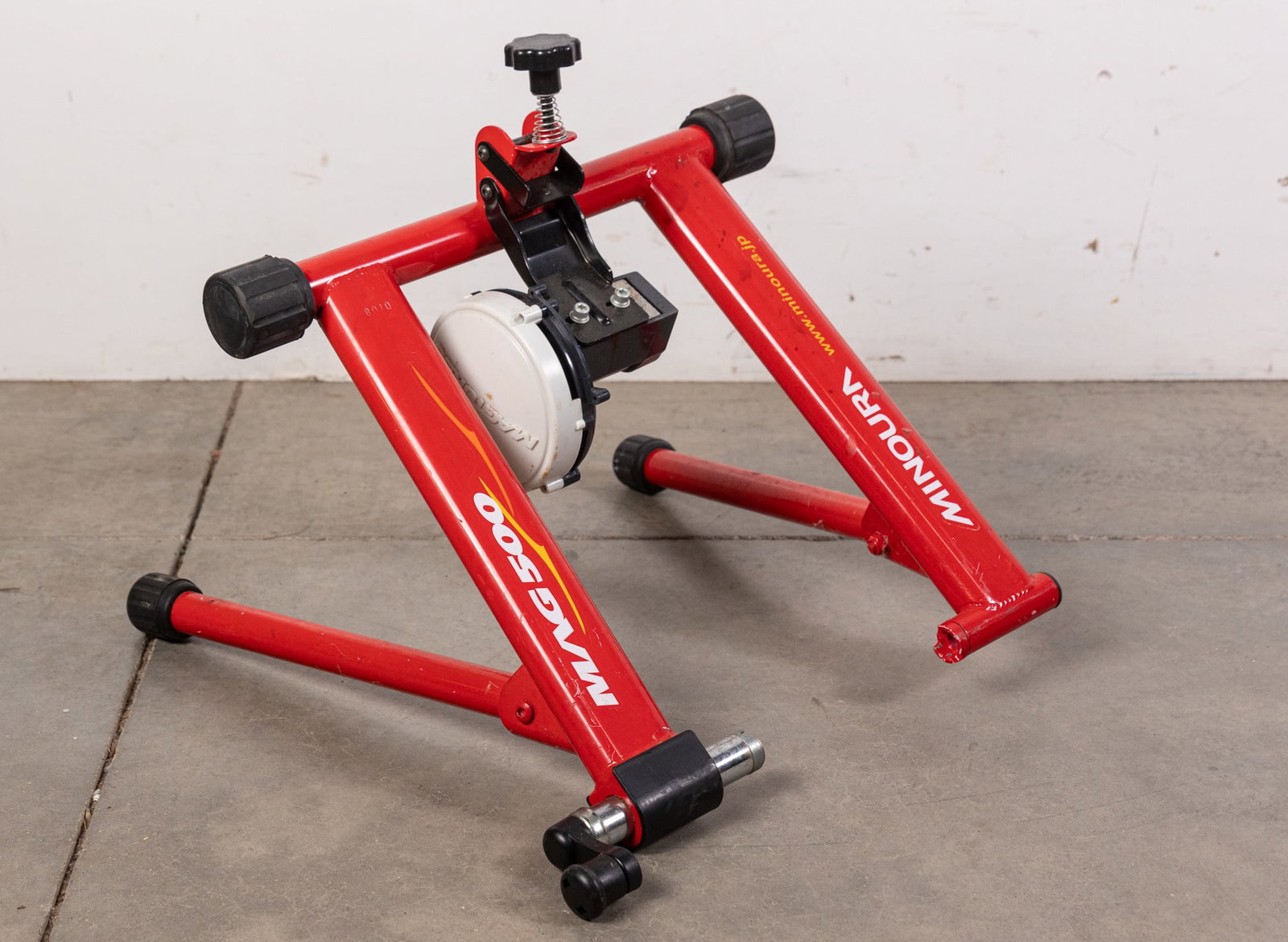 Minoura Mag 500 Indoor Stationary Trainer Foldable Magnetic Cycling Bicycle (1 of 4)