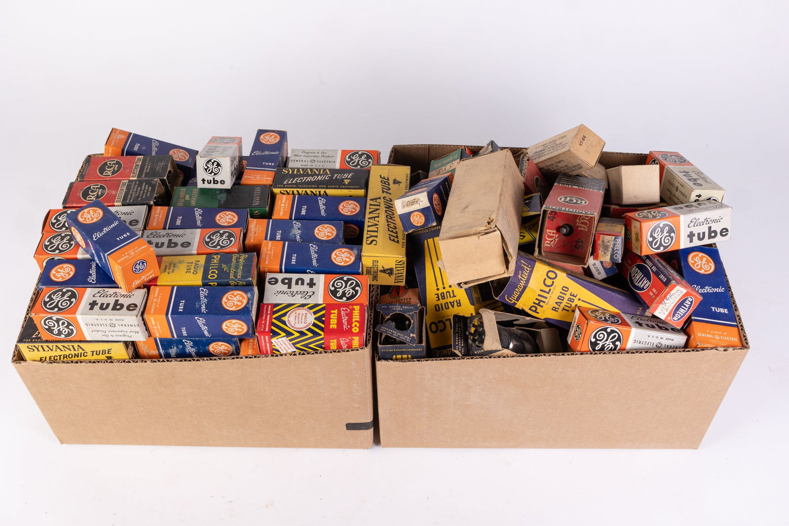 Lot of Vintage Radio Tubes: Lot of Vintage Radio Tubes Size 7" x 12" x 12" Literature Brooks Auction is not responsible for outbids. Questions? Call the office at (856) 694-2960 or email us directly at info@brooks.auction.