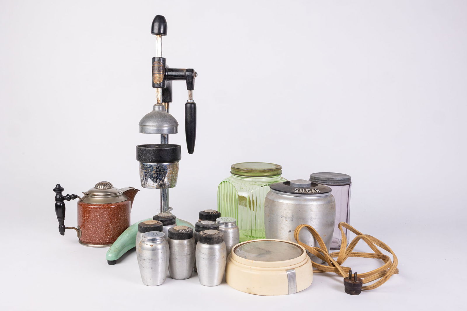 Vintage Kitchen Assortment Lot (1 of 7)