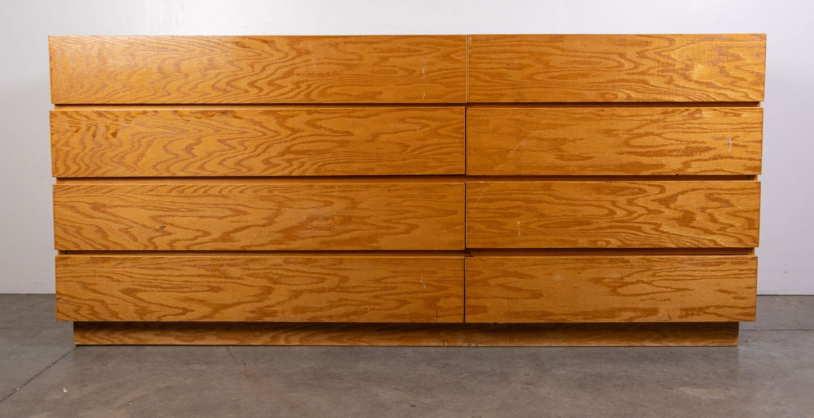 Mid Century Modern Blonde Oak 8-Drawer Low Chest (1 of 7)