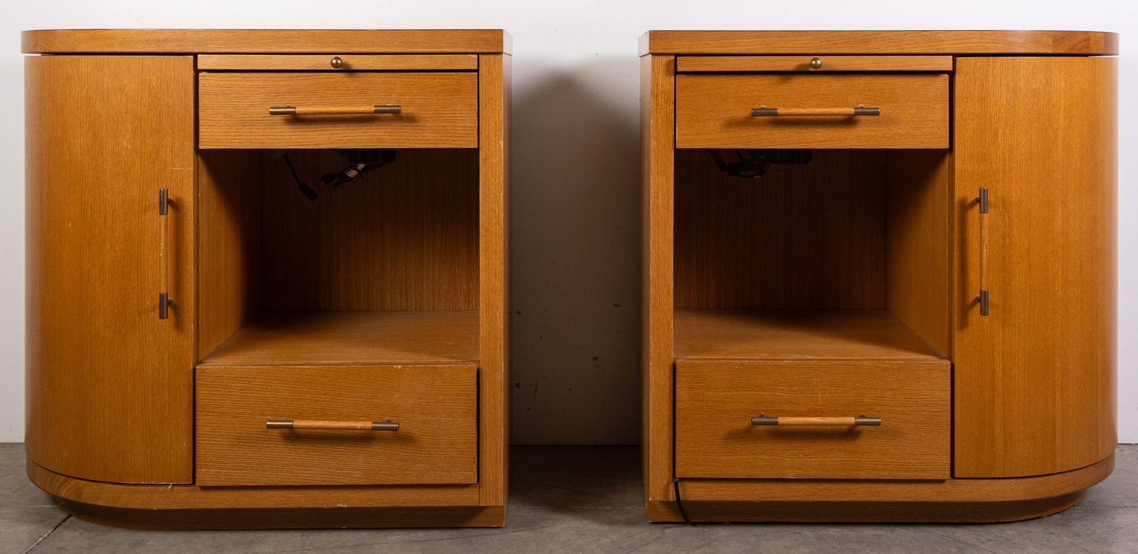 Mid Century Modern Stanley Pair of Architectural Platform Nightstands: Mid Century Modern Stanley Pair of Architectural Platform Nightstands Literature Brooks Auction is not responsible for outbids. Questions? Call the office at (856) 694-2960 or email us directly at inf
