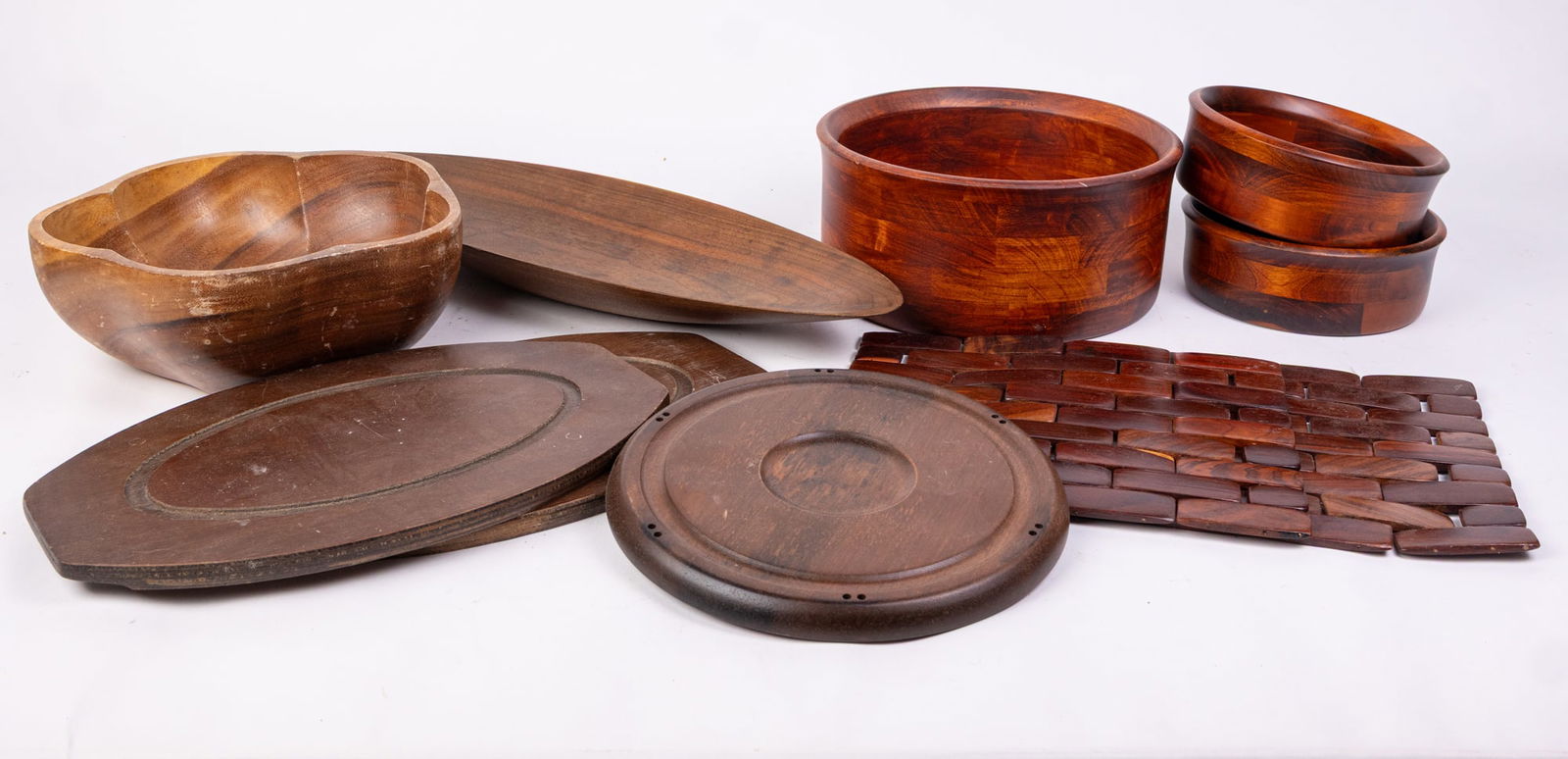 Wooden Bowl & Decor Assortment Featuring Teak & Walnut: Wooden Bowl & Decor Assortment Featuring Teak & Walnut Size 7" x 12" x 12" Literature Brooks Auction is not responsible for outbids. Questions? Call the office at (856) 694-2960 or email us directly