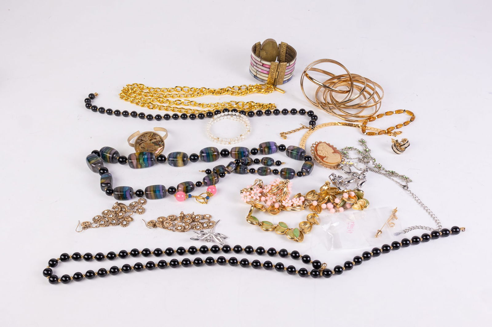 Vintage Costume Jewelry (1 of 7)