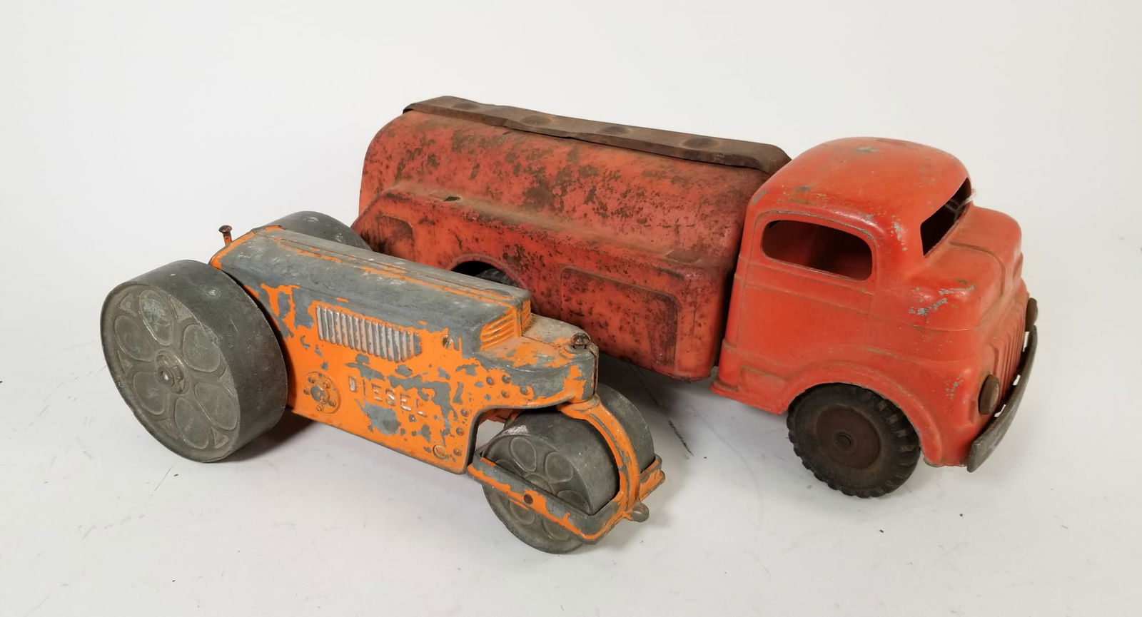 Two Vintage Toy Vehicles (1 of 8)