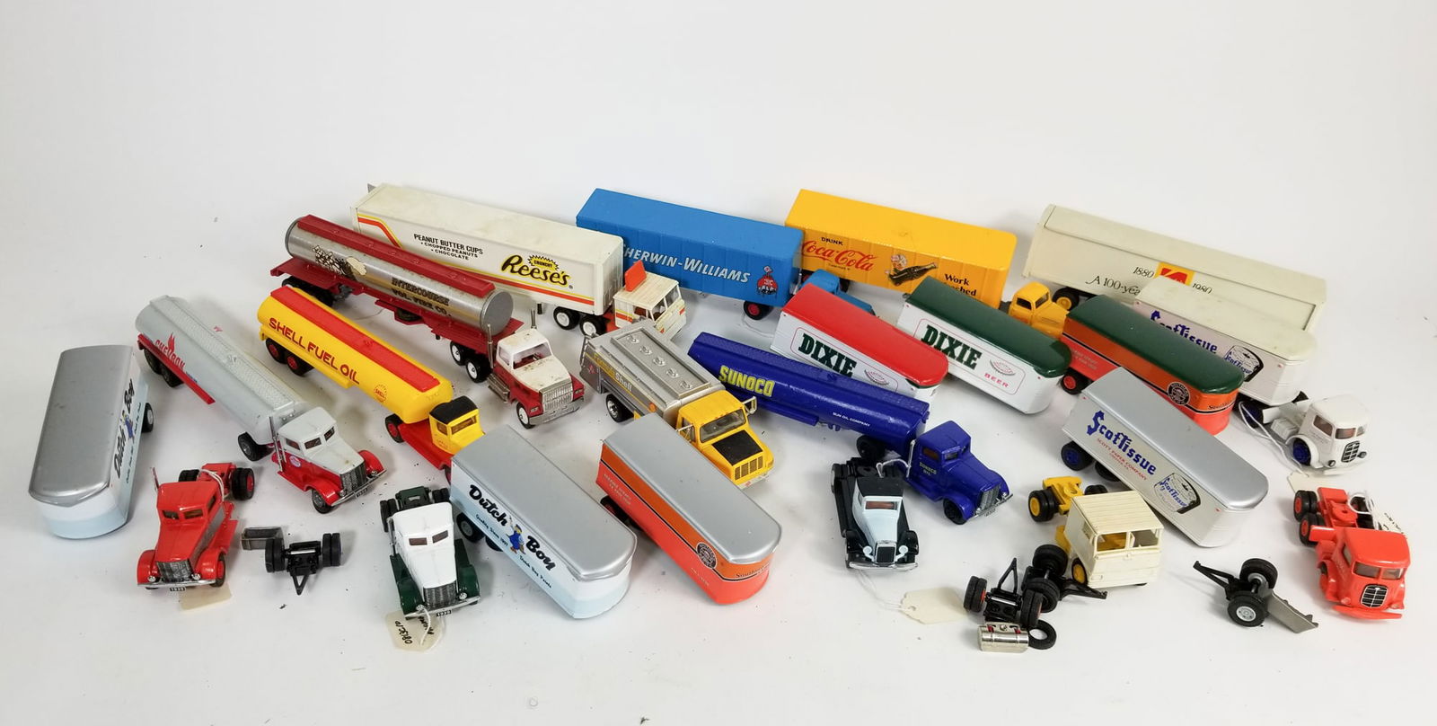 Lot of Assorted Model Vehicles (1 of 8)