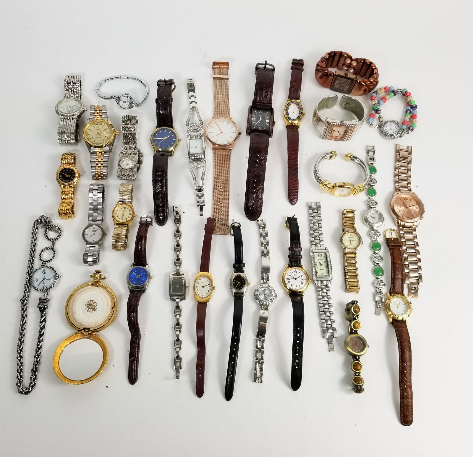 Vintage Wrist Watches: Vintage Wrist Watches, brands include: Pulsar - concepts - Relic - Gondola - and more Literature Brooks Auction is not responsible for outbids. Questions? Call the office at (856) 694-2960 or email u