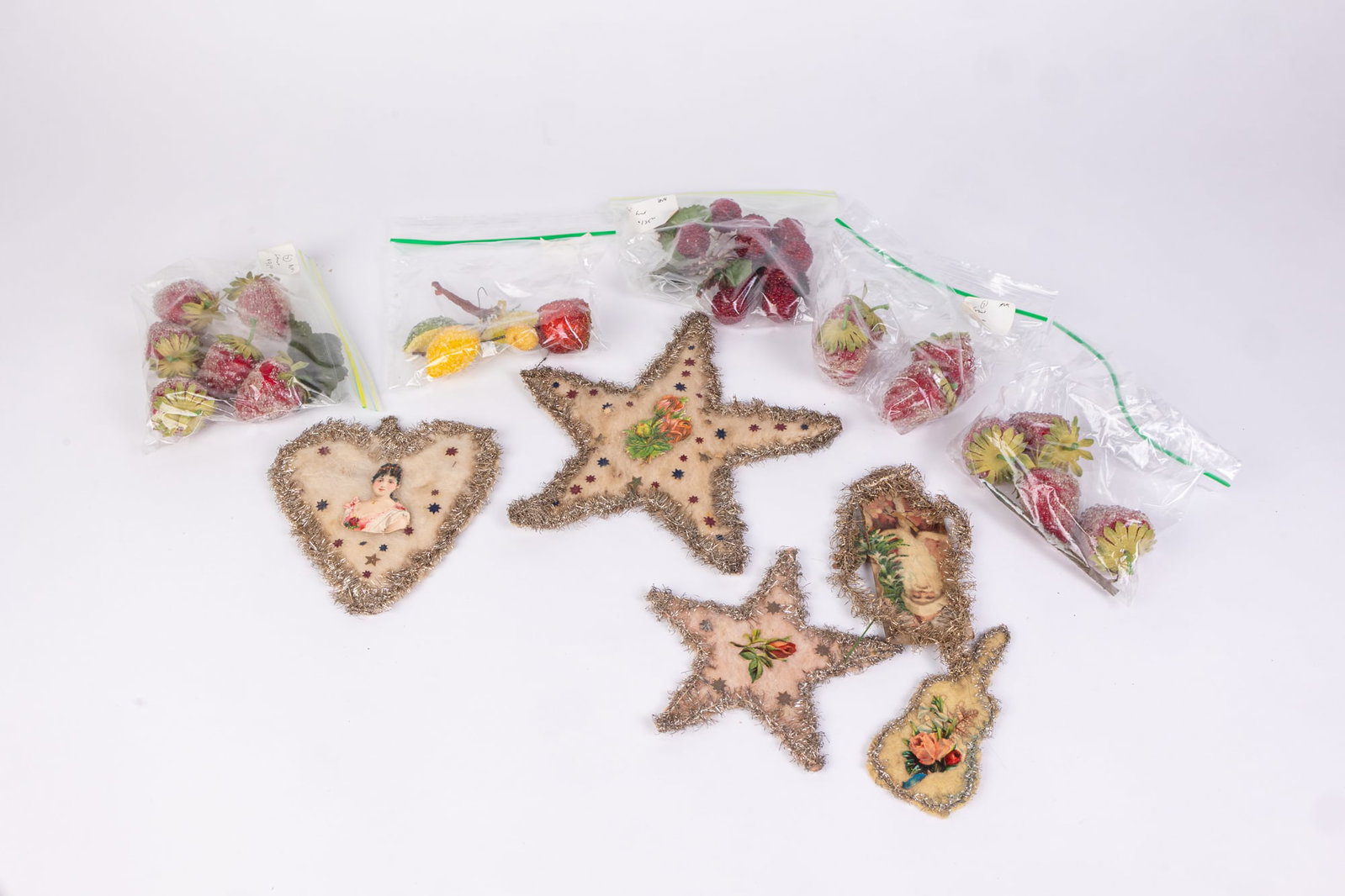 Lot of Vintage and Antique Christmas Ornaments: Lot of Vintage and Antique Christmas Ornaments Size 7" x 12" x 12" Literature Brooks Auction is not responsible for outbids. Questions? Call the office at (856) 694-2960 or email us directly at info