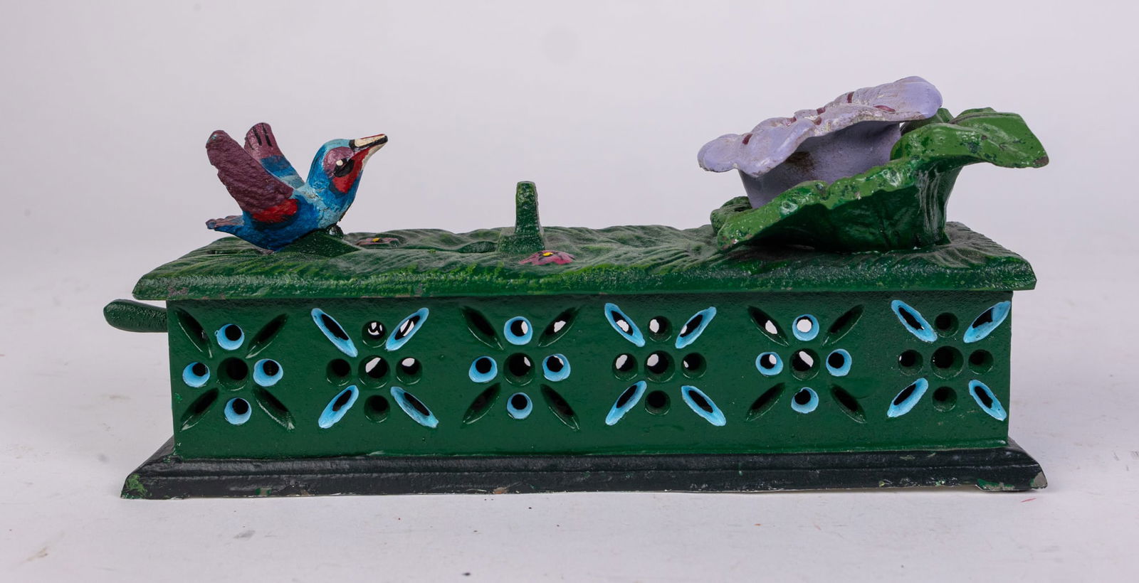 Bits & Pieces Hummingbird Mechanical Bank: Bits & Pieces Hummingbird Mechanical Bank Size 4" Literature Brooks Auction is not responsible for outbids. Questions? Call the office at (856) 694-2960 or email us directly at info@brooks.auction.<