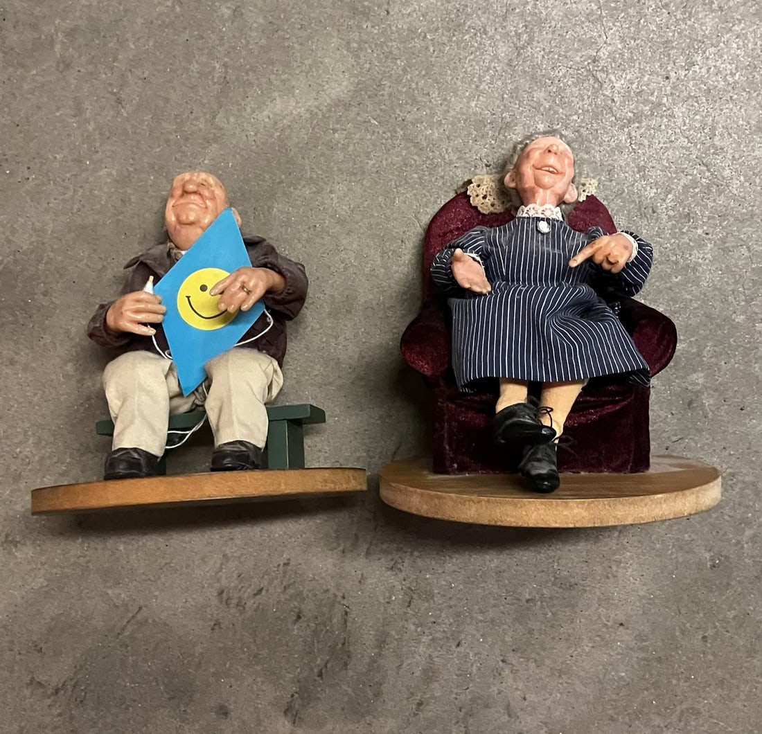 Assortment of Nana's Family Dolls: Assortment of Nana's Family Dolls Literature Brooks Auction is not responsible for outbids. Questions? Call the office at (856) 694-2960 or email us directly at info@brooks.auction. • Please rea