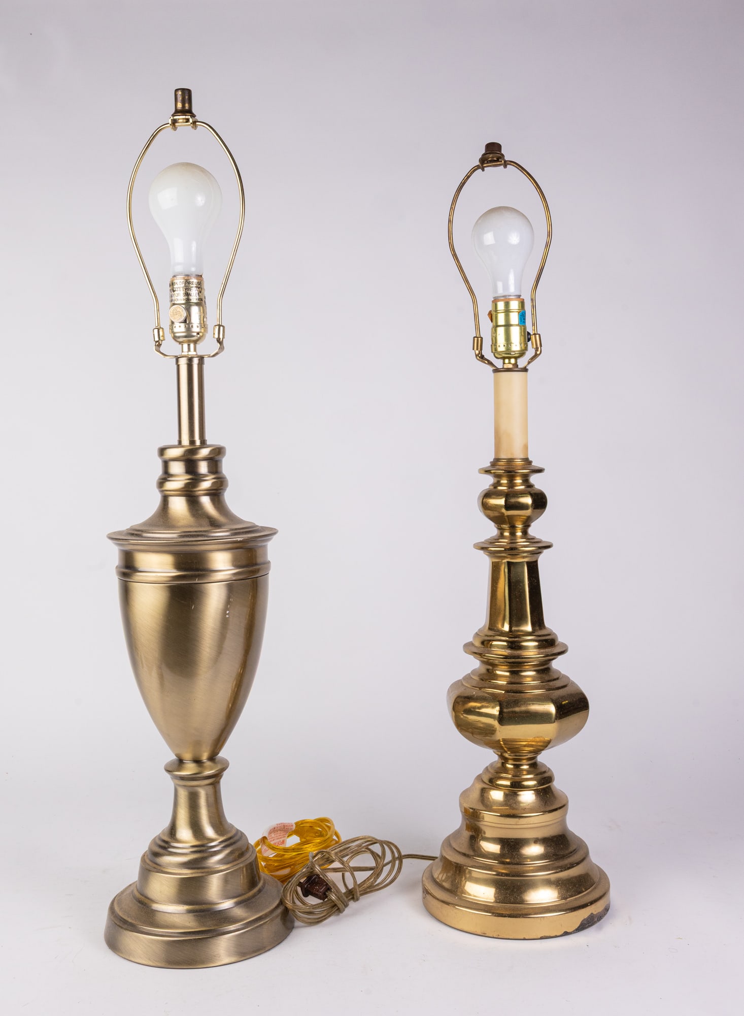 Two Vintage Brass Table Lamps (1 of 6)
