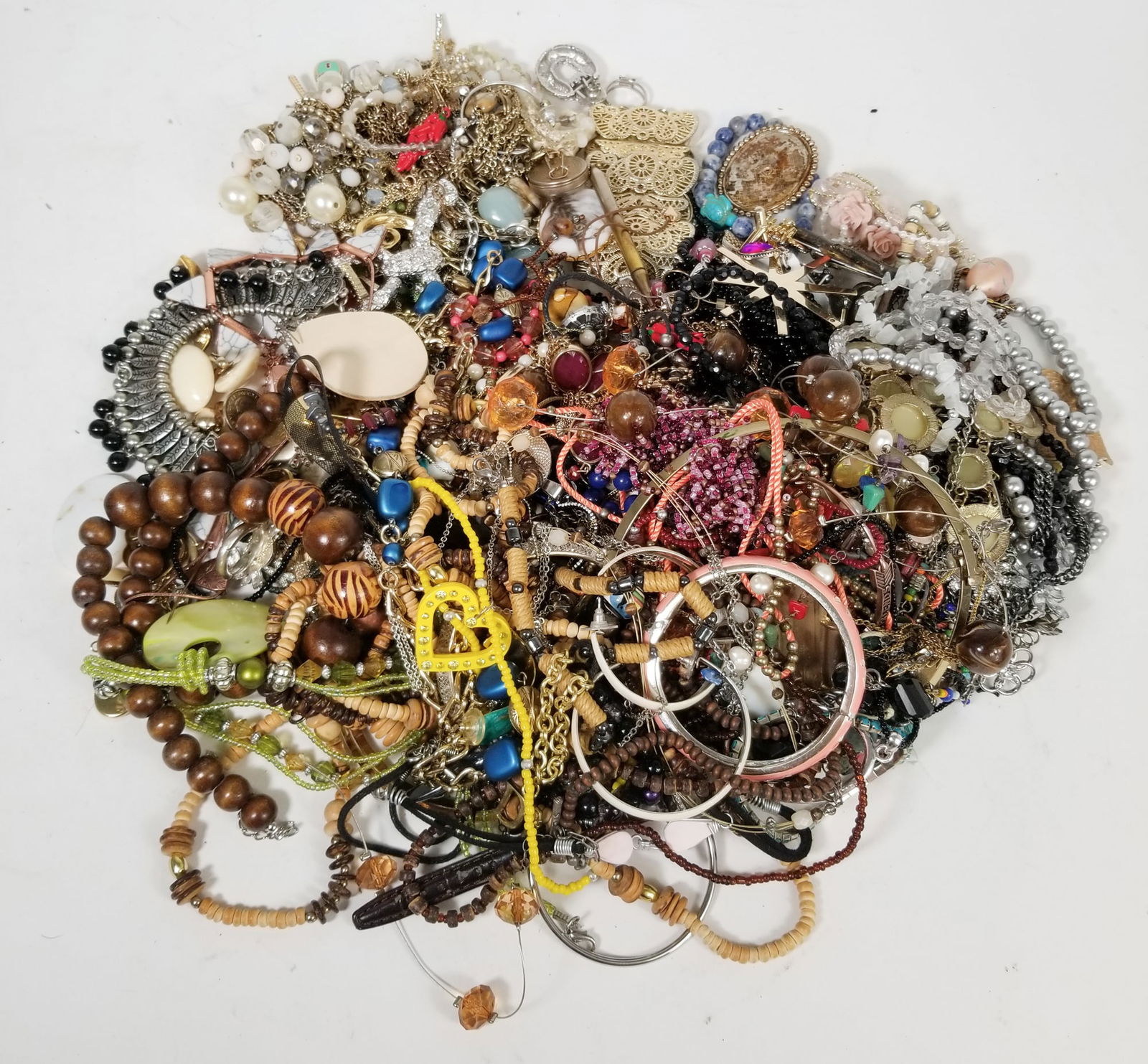 Assorted Costume Jewelry (1 of 7)