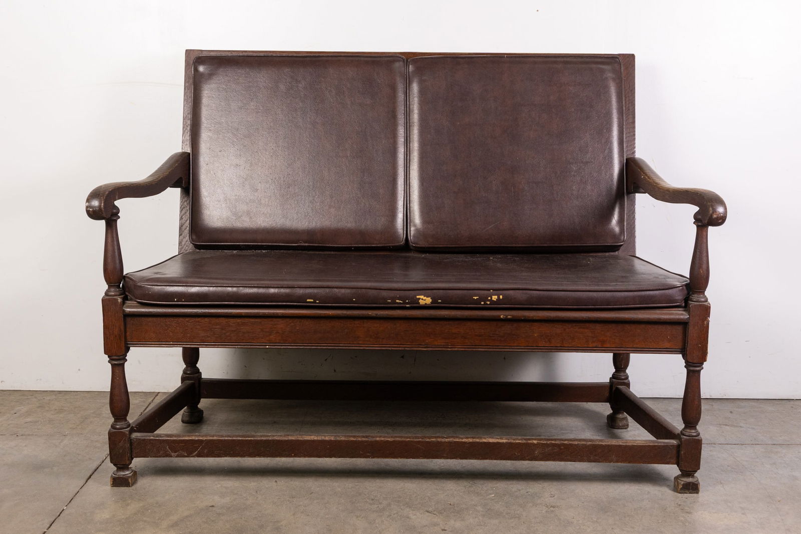 19th c. Oak Hall Bench from Historic Traymore Hotel in Atlantic City (1 of 7)