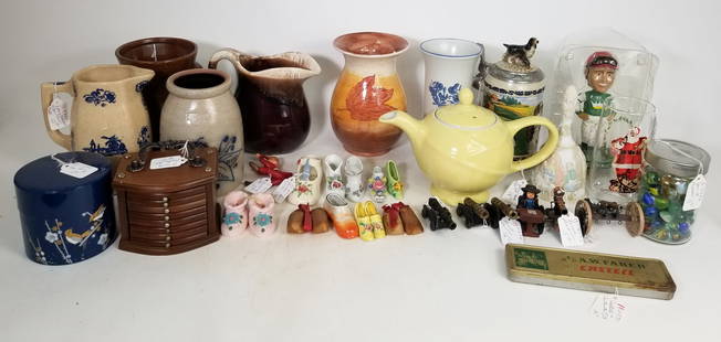 Vintage Ceramics Assortment Lot: Vintage Ceramics Assortment Lot Size 7" x 12" x 12" Literature  Brooks Auction is not responsible for outbids. Questions? Call the office at (856) 694-2960 or email us directly at info@brooks.auction