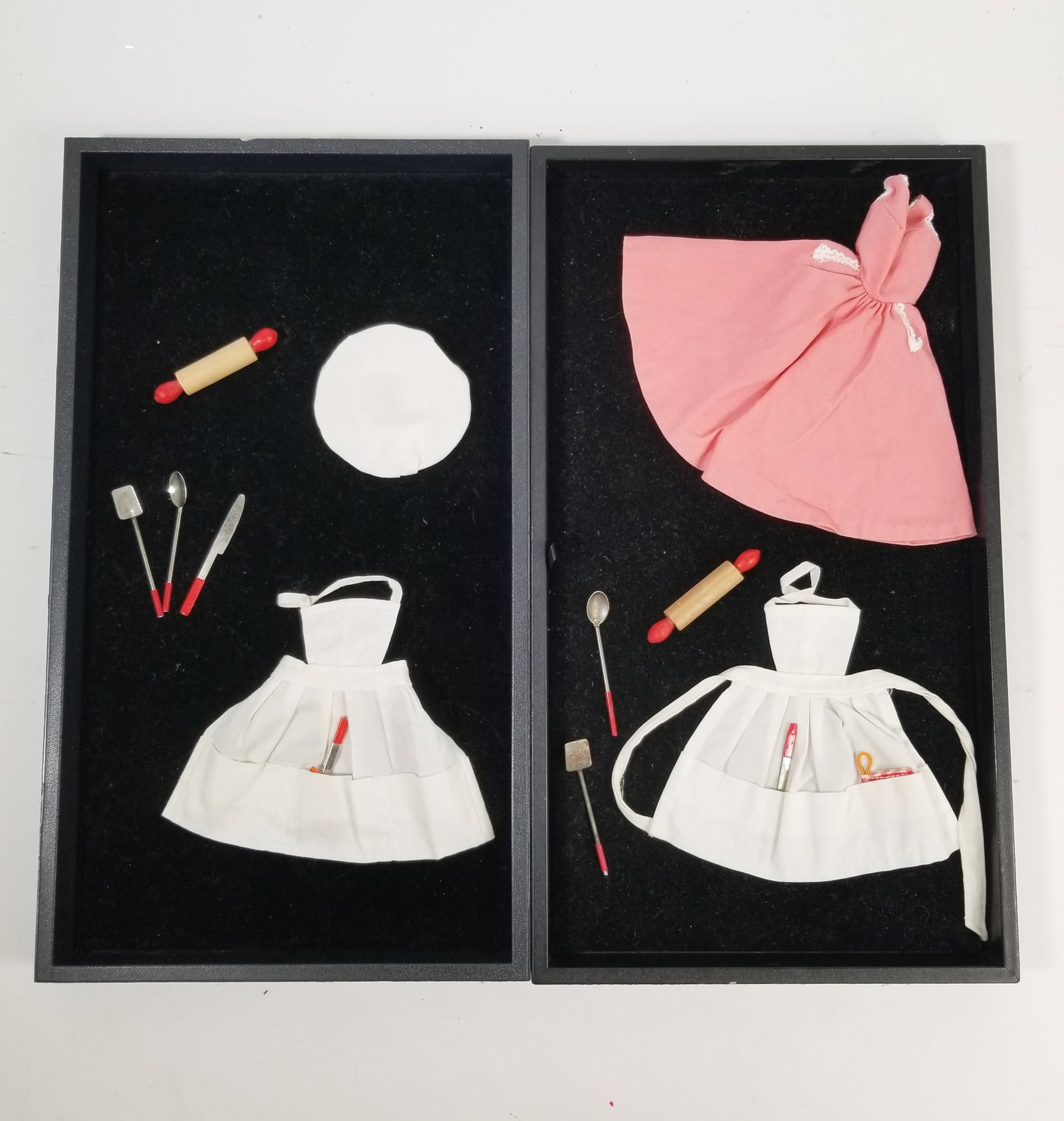 Vintage 50s Mattel Barbie "Barbie-Q" #962 Set: Vintage 50s Mattel Barbie "Barbie-Q" #962 Set Literature Brooks Auction is not responsible for outbids. Questions? Call the office at (856) 694-2960 or email us directly at info@brooks.auction. ̶