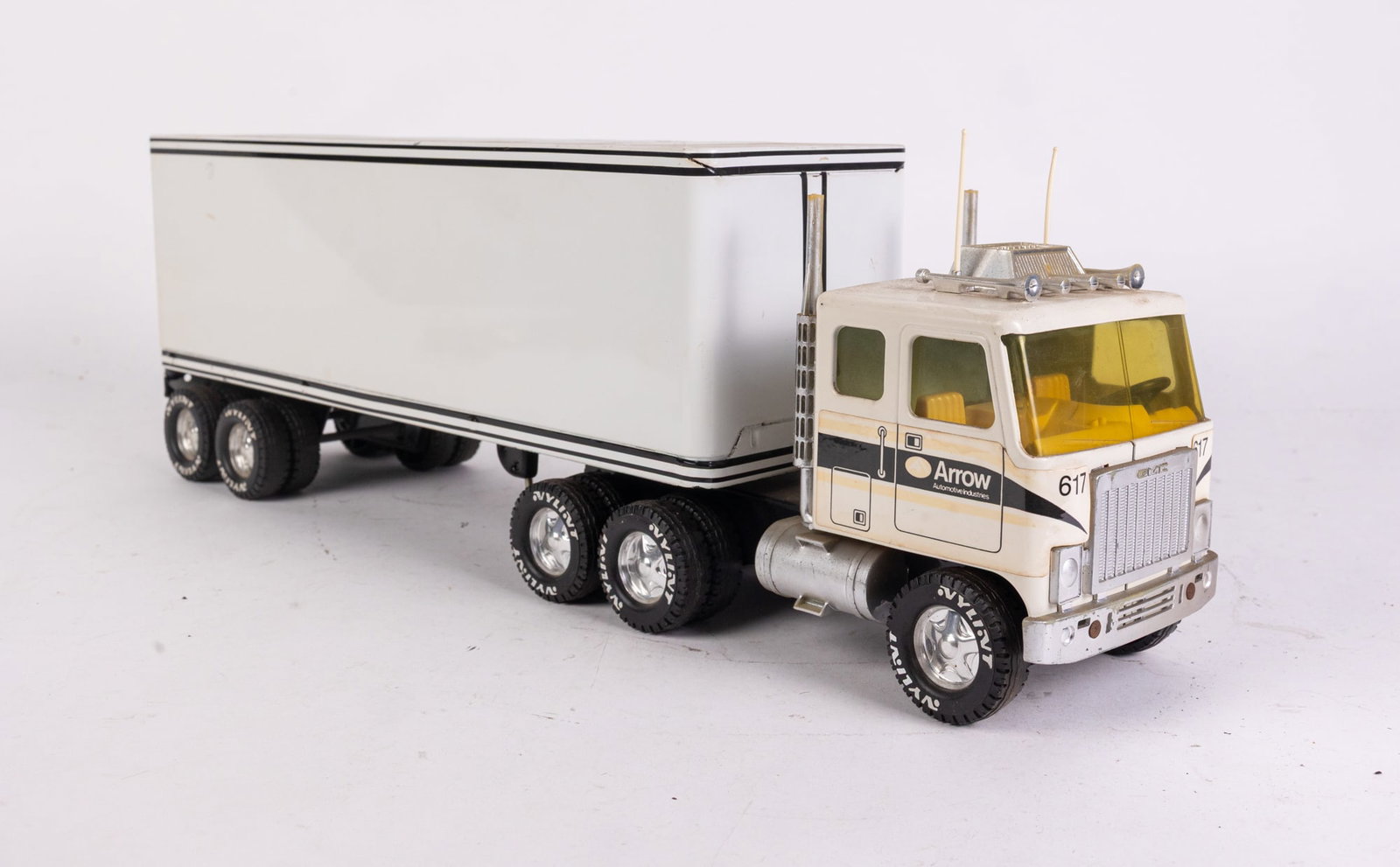 Nylint Arrow Automotive Industries Vintage Toy Truck: Nylint Arrow Automotive Industries Vintage Toy Truck Size 6" x 20" x 5"