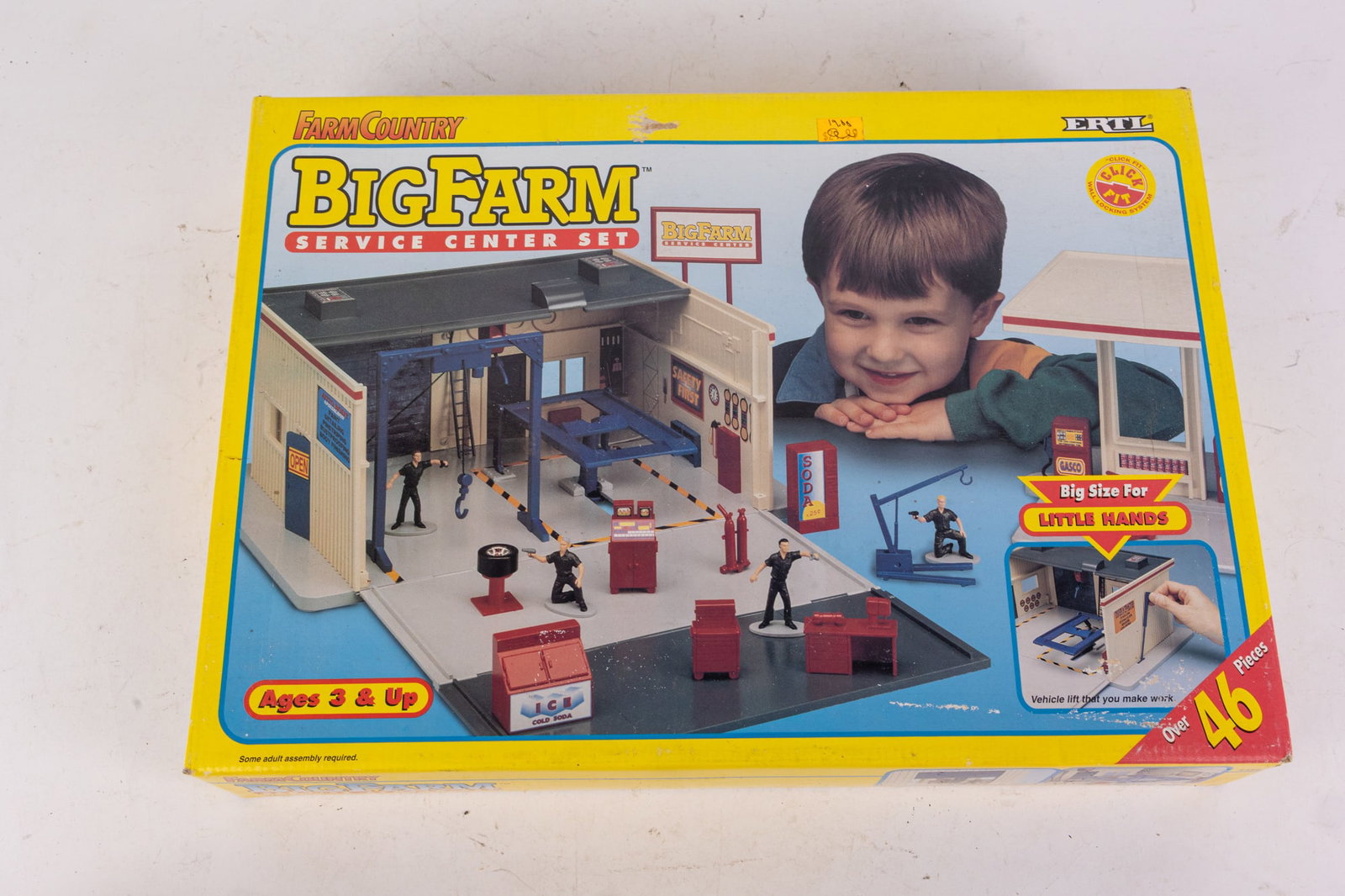 Ertl Farm Country Big Farm Service Center Set in Box (1 of 4)